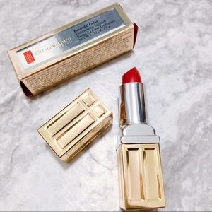 Elizabeth Arden Moisturizing Lipstick - NEW